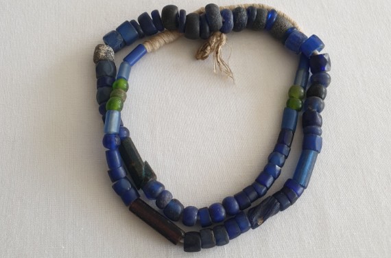 Perles antiques bleu lapis-lazuli