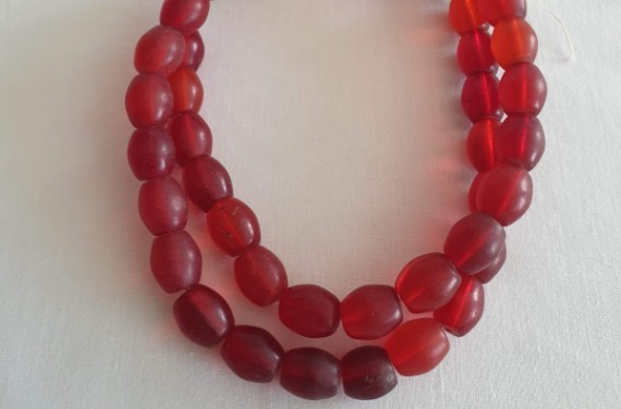 Perles de Bohême rouges translucides