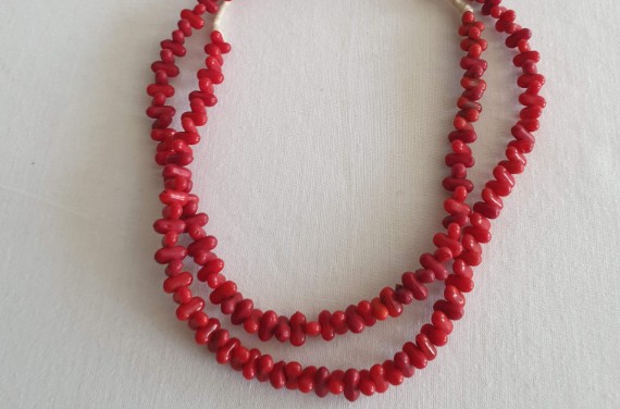 Perles anciennes croisillons rouges