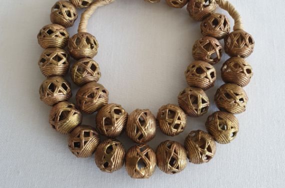 Perles ethniques en bronze rondes croisillons